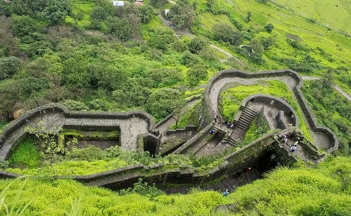 trekking places in pune[Lohgad Fort Trek]
