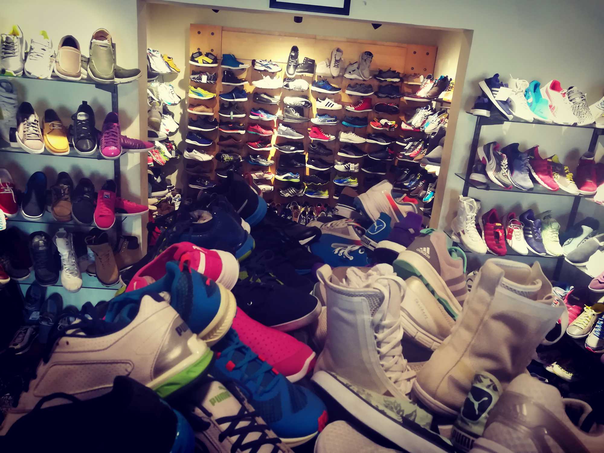  Dubai Plaza - For Budget-Friendly Street Shopping 