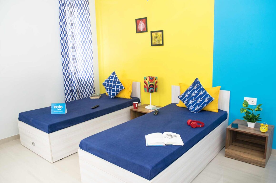 Is PG cheaper than hostels? 