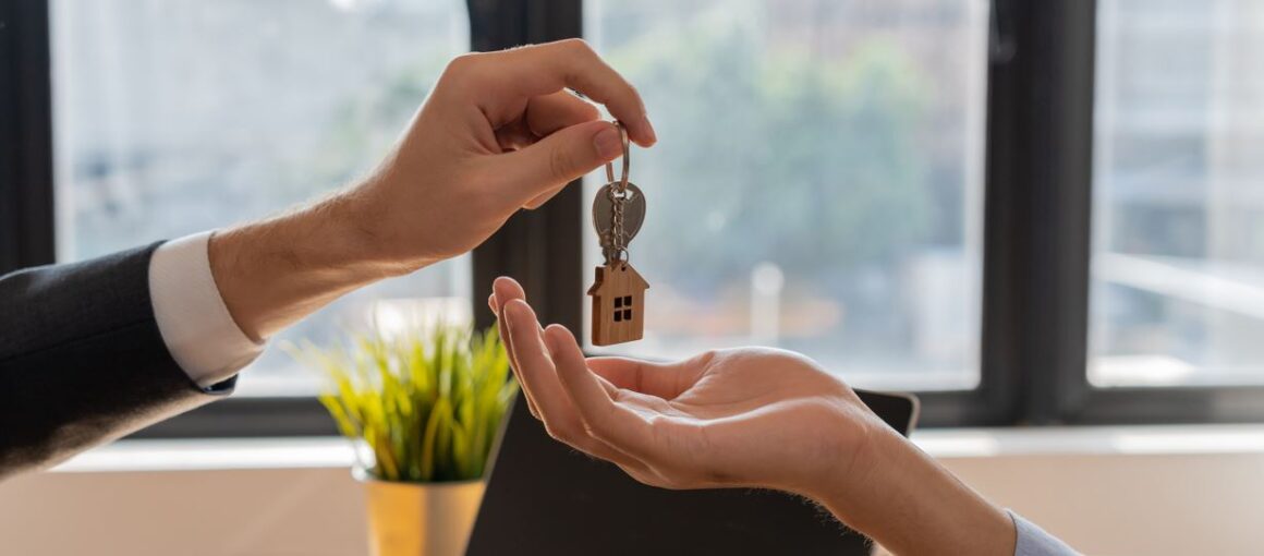  Should I Stay in a PG or Rent